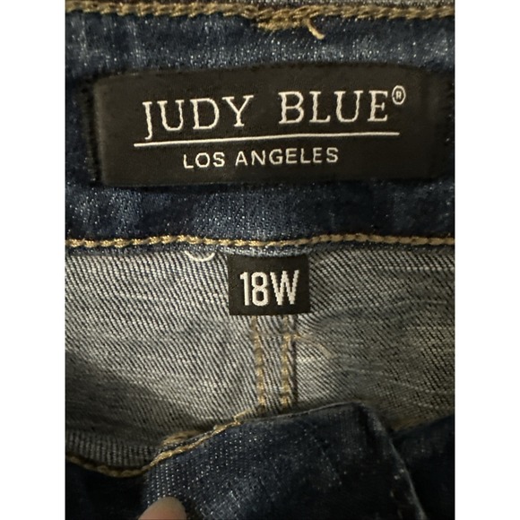 Judy Blue Jean Womens 18W Medium Wash Relaxed Fit Distressed High Rise Cropped - Picture 3 of 8